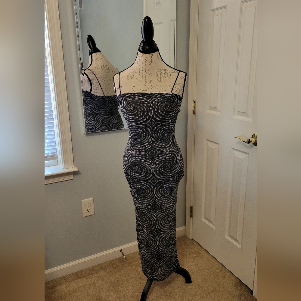 Forever 21 Tight Black Patterned Dress NWT Small